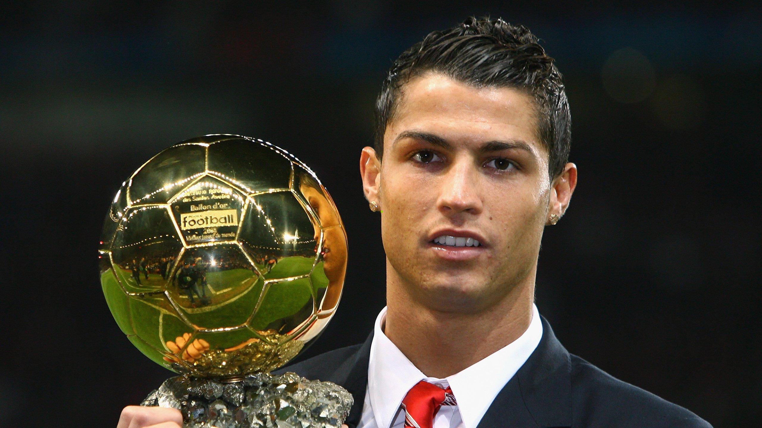 卡拉格长达八分钟怒斥萨拉赫引发足坛震动，麦迪逊现场目击惊呼，我亲眼看他开炮